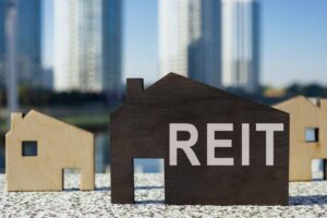 This income stock’s 16% undervalued with a 6.6% dividend yield