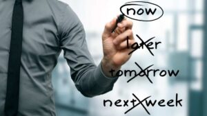 How much should a 50-year-old put in a SIPP to earn a monthly passive income of £1,000?